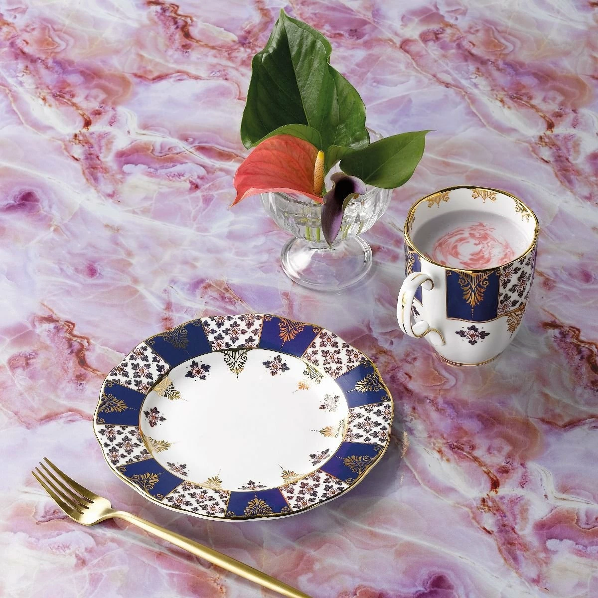 Royal Albert 100 Years 1900-1940 8" Plate Set | 5-Piece 4 Royal Albert 100 Years 1900-1940 8" Plate Set | 5-Piece - Image 4