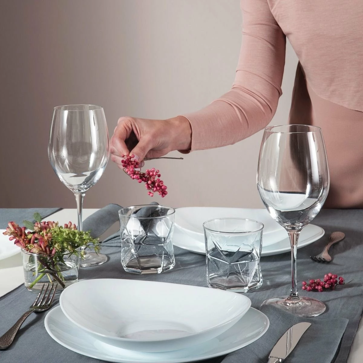 Bormioli Rocco 11.25oz Cassiopea Rocks Glass | Set Of 4 4 Bormioli Rocco 11.25oz Cassiopea Rocks Glass | Set Of 4 - Image 4