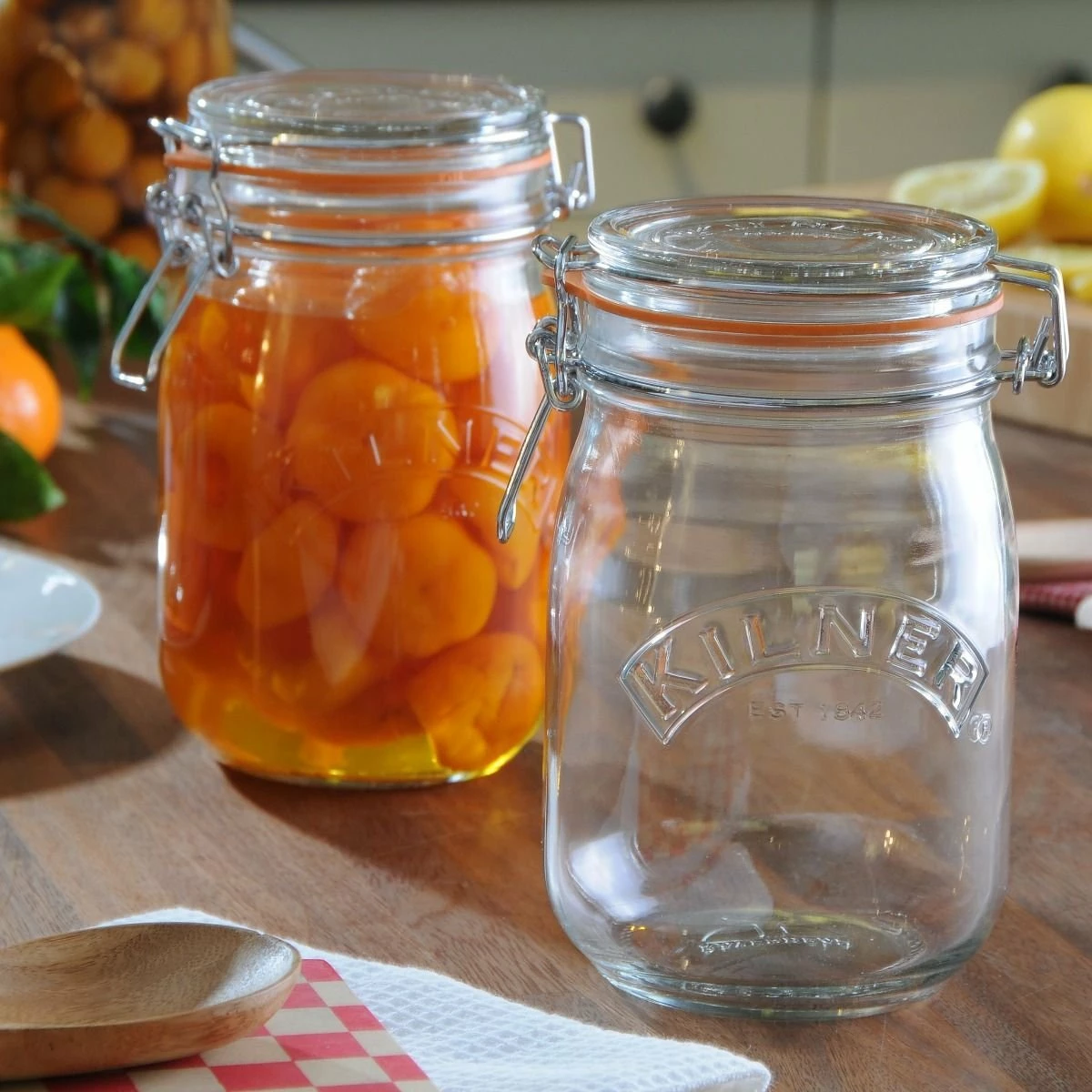 Kilner Swing Top Round Glass Jar | 1L 3 Kilner Swing Top Round Glass Jar | 1L - Image 3