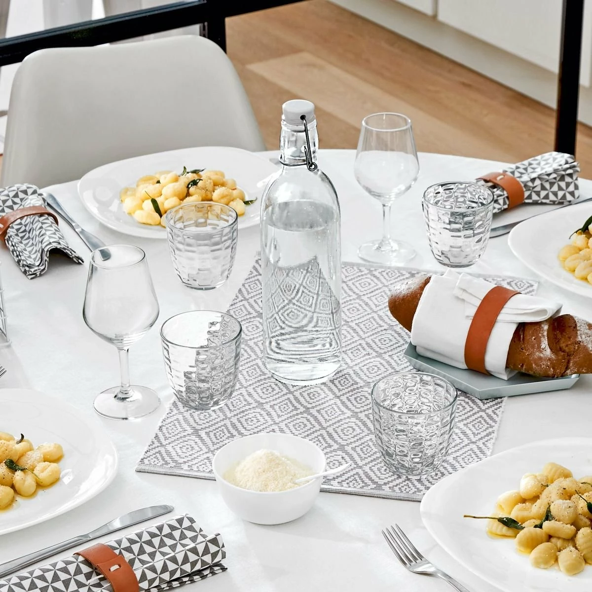 Bormioli Rocco 33.75oz Emilia Glass Bottle 9 Bormioli Rocco 33.75oz Emilia Glass Bottle - Image 9