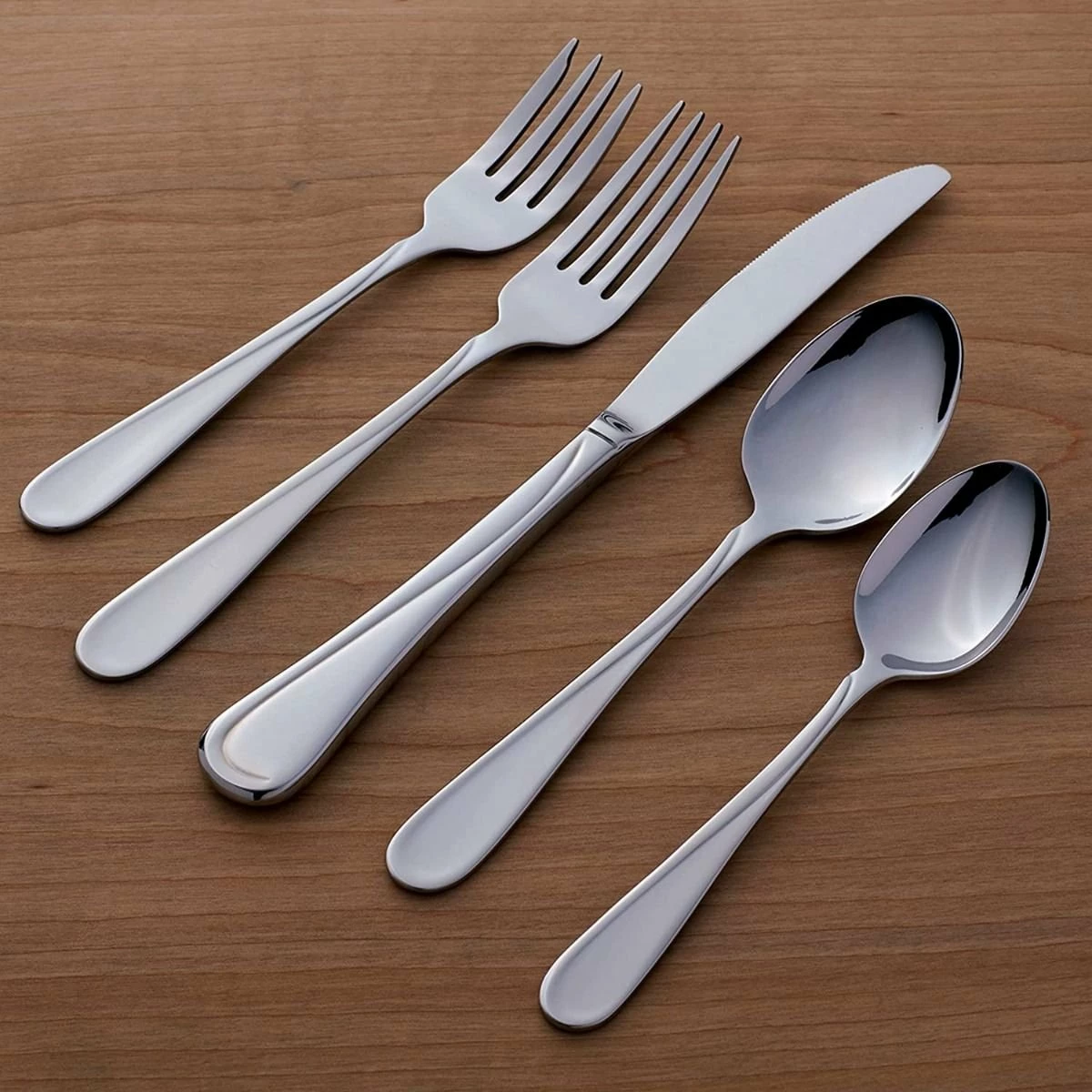 Oneida 18/0 Stainless Steel 20-Piece Flatware Set | Flight 7 Oneida 18/0 Stainless Steel 20-Piece Flatware Set | Flight - Image 7