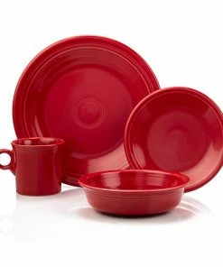Fiesta® 16-Piece Classic Dinnerware Set | Scarlet