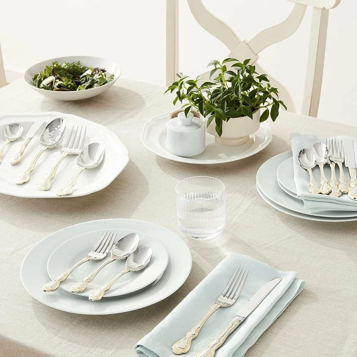 Oneida 18/10 Stainless Steel 45-Piece Flatware Set | Golden Mandolina 3 Oneida 18/10 Stainless Steel 45-Piece Flatware Set | Golden Mandolina - Image 3