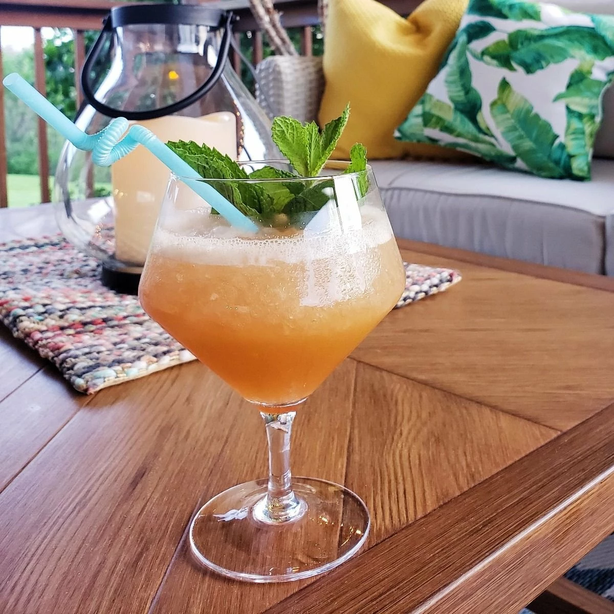 Viski® Angled Crystal Gin & Tonic Glasses 4 Viski® Angled Crystal Gin & Tonic Glasses - Image 4