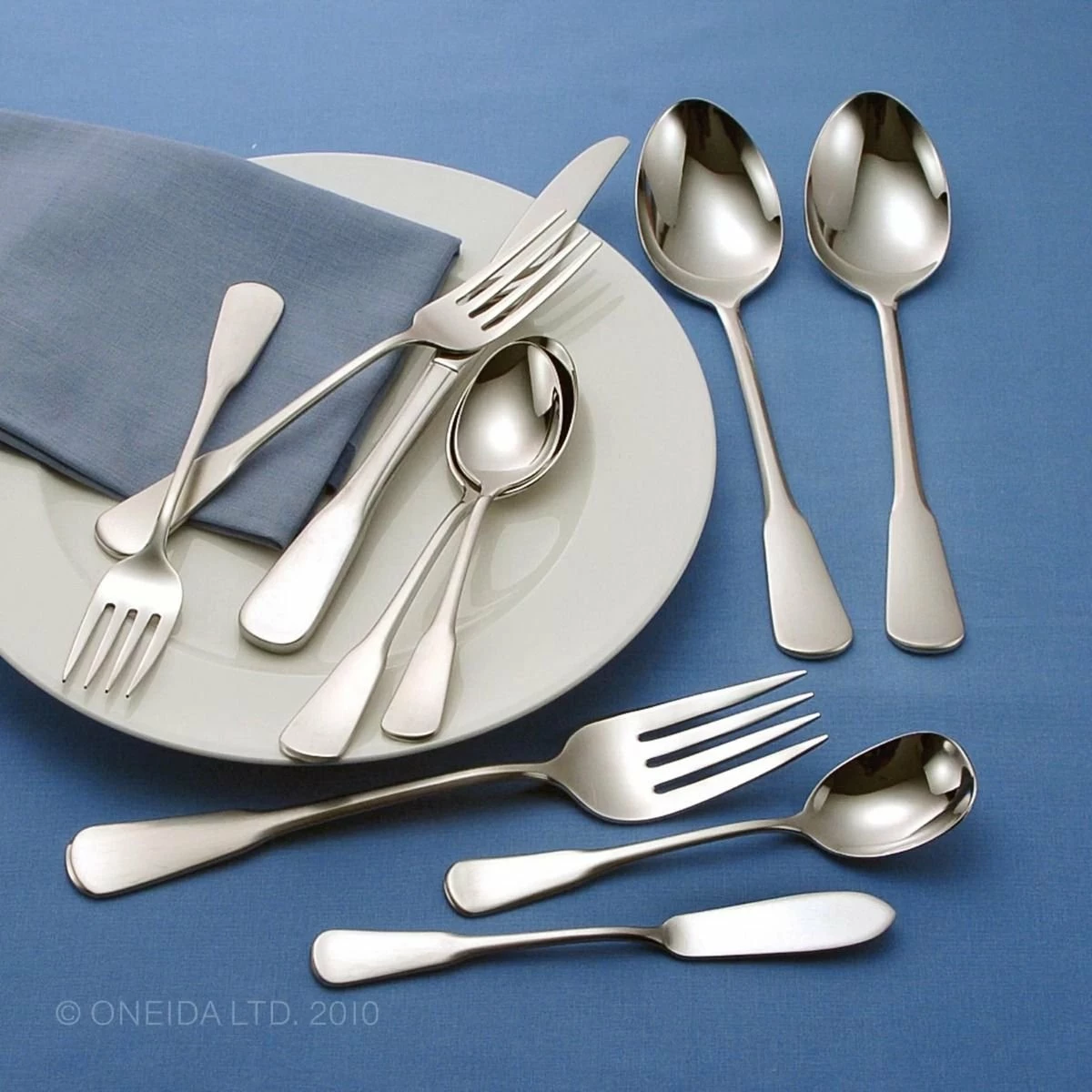 Oneida 18/0 Stainless Steel 45-Piece Flatware Set | Colonial Boston 4 Oneida 18/0 Stainless Steel 45-Piece Flatware Set | Colonial Boston - Image 4