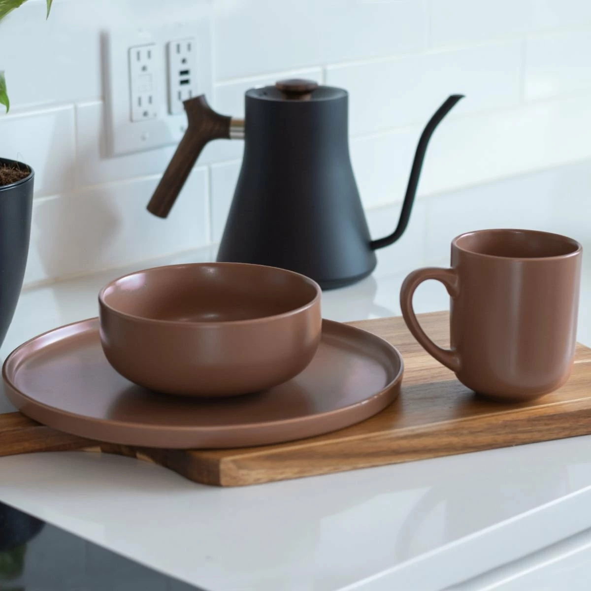 Everything Kitchens Modern Flat 11" Dinner/Charger Plates (Set Of 4) | Brown 3 Everything Kitchens Modern Flat 11" Dinner/Charger Plates (Set Of 4) | Brown - Image 3
