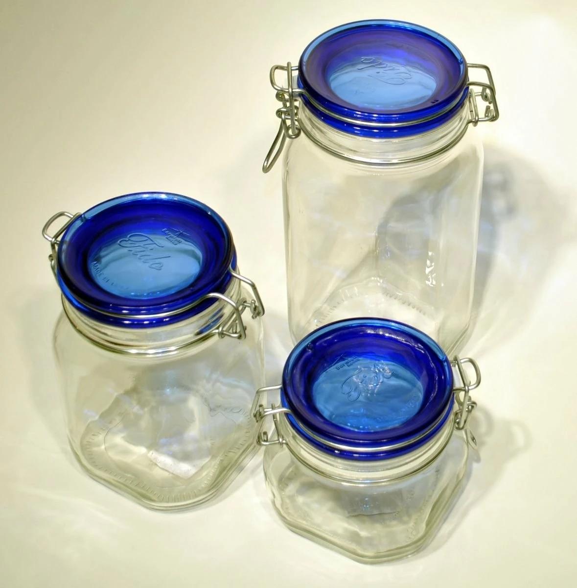 Bormioli Rocco 2L Swing Top Fido Glass Jar | Blue Lid 2 Bormioli Rocco 2L Swing Top Fido Glass Jar | Blue Lid - Image 2