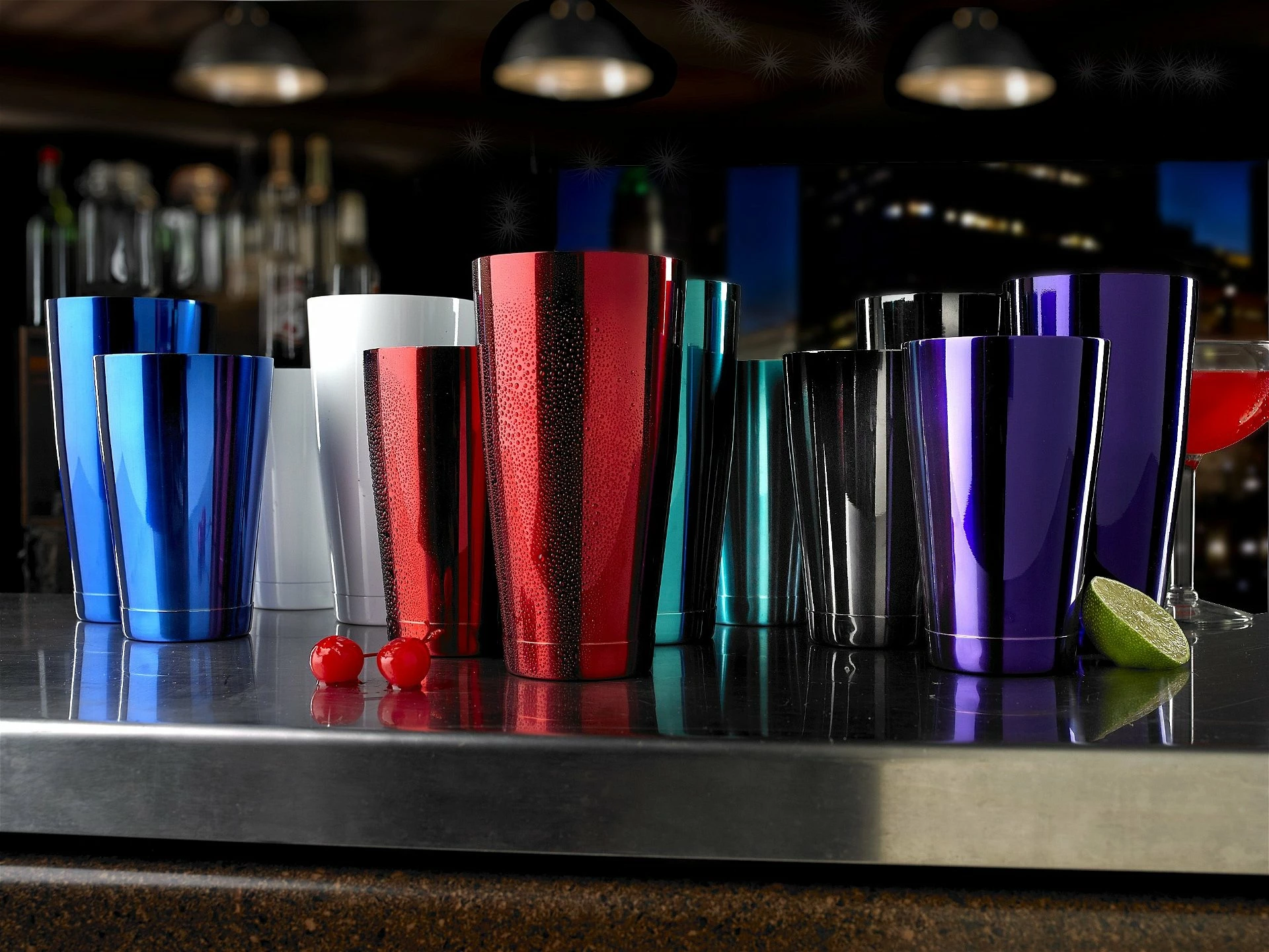 Mercer Barfly 18oz Shaker/Tin | Red 5 Mercer Barfly 18oz Shaker/Tin | Red - Image 5