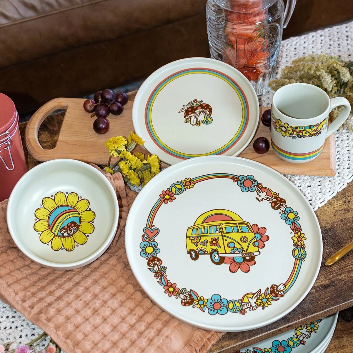 Everything Kitchens Modern Flat 15oz Mugs (Set Of 4) | Peace & Love 6 Everything Kitchens Modern Flat 15oz Mugs (Set Of 4) | Peace & Love - Image 6