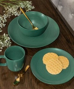 Everything Kitchens Modern Colorful Neutrals - Rippled 10.5" Dinner Plates (Set Of 4) - Matte | Green -Cheap Dinnerware Store rippled lifestyle squares 0000 ek modern ripple lifestyles 3084 1