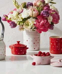 Le Creuset L'Amour Collection 14oz Mug With Heart Applique | Cerise 10 Le Creuset L'Amour Collection 14oz Mug With Heart Applique | Cerise -Cheap Dinnerware Store rs18294 221017 lecreuset lamourcollection horiz ret 1