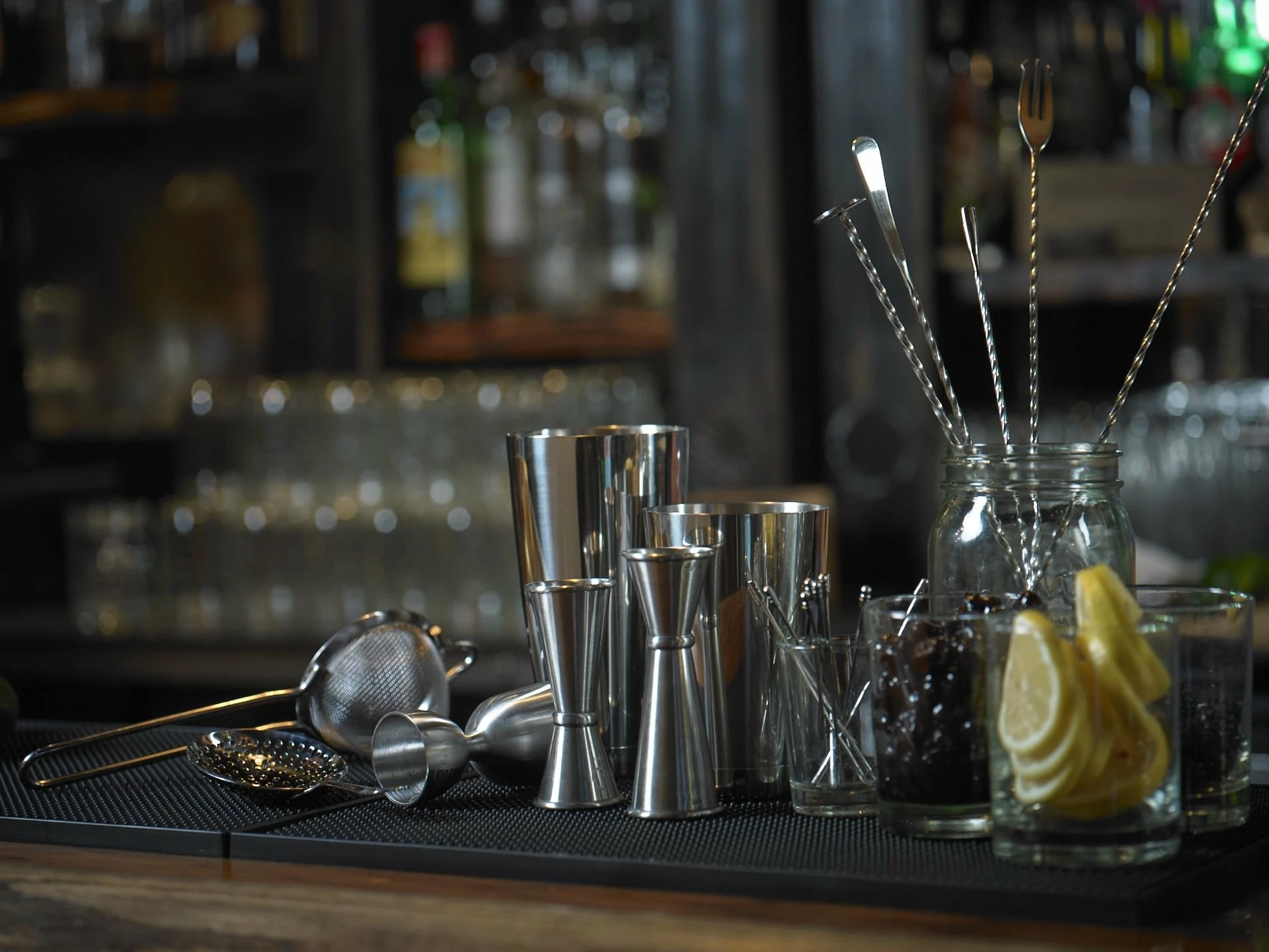 Mercer Barfly 28oz Shaker/Tin | Stainless Steel 4 Mercer Barfly 28oz Shaker/Tin | Stainless Steel - Image 4