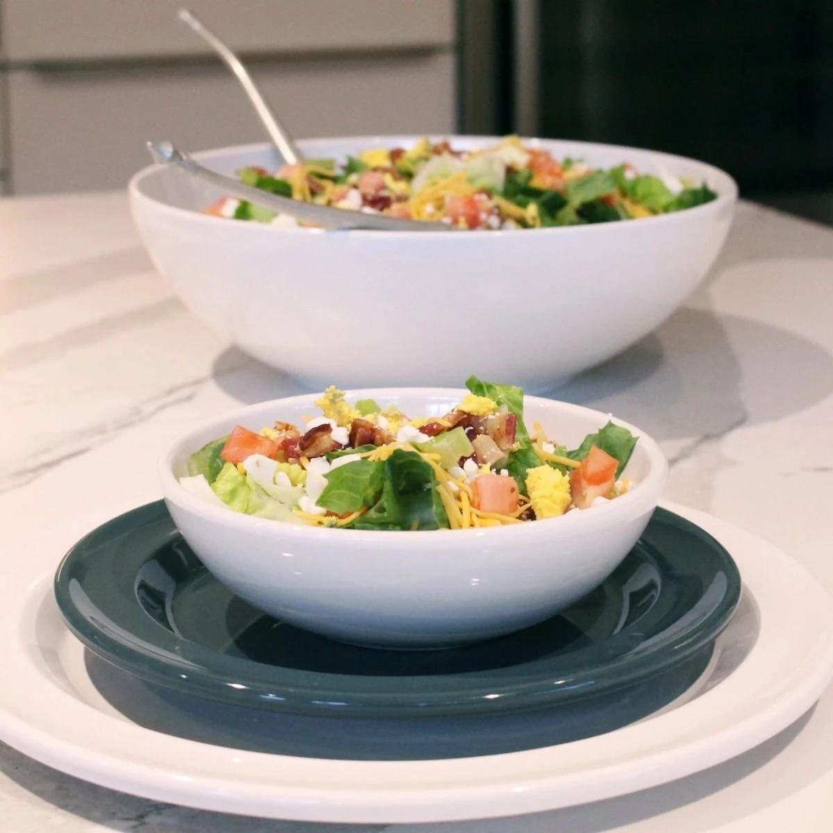 Emile Henry 8.5" X 2.75" Small Salad Bowl | Flour 2 Emile Henry 8.5" X 2.75" Small Salad Bowl | Flour - Image 2