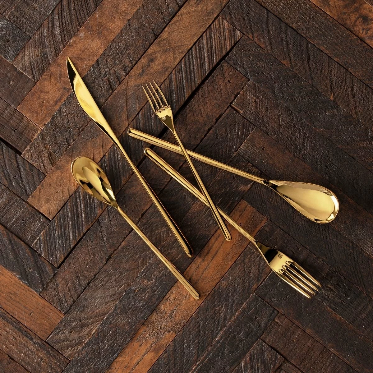 Fortessa Dragonfly 5-Piece Place Setting | Gold 2 Fortessa Dragonfly 5-Piece Place Setting | Gold - Image 2